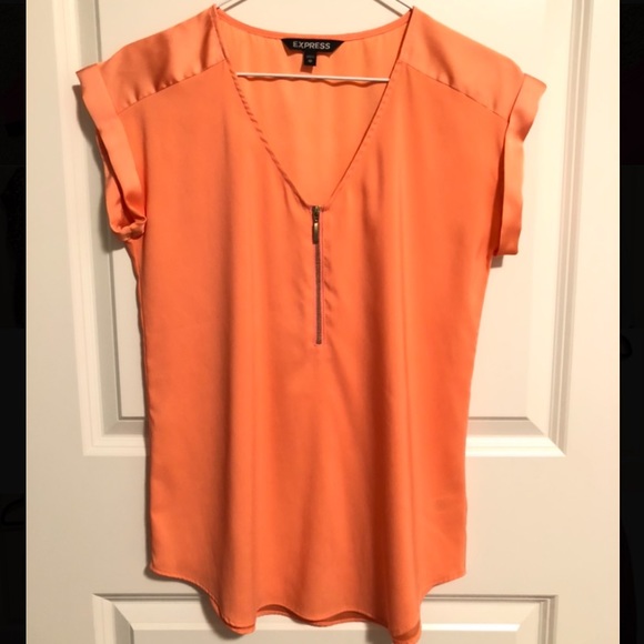 EXPRESS Short Sleeve Blouse-Quarter Zipper… - Picture 1 of 2